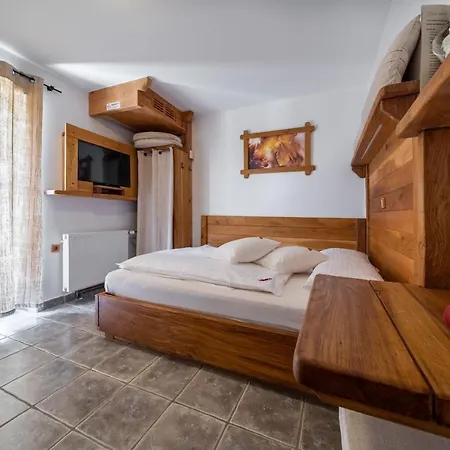 אורחן Hisa Vina Cuk לנדבה