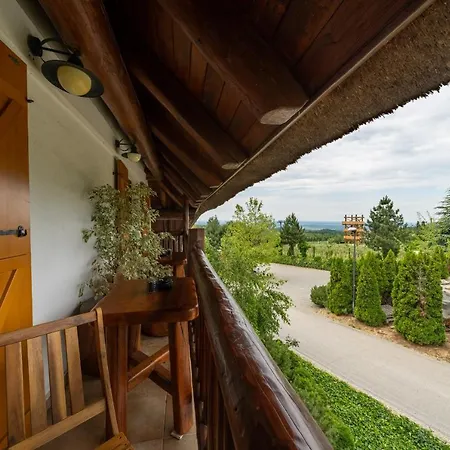 Hisa Vina Cuk אורחן *