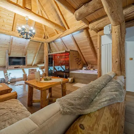 Hisa Vina Cuk לנדבה