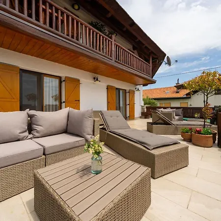 אורחן Hisa Vina Cuk