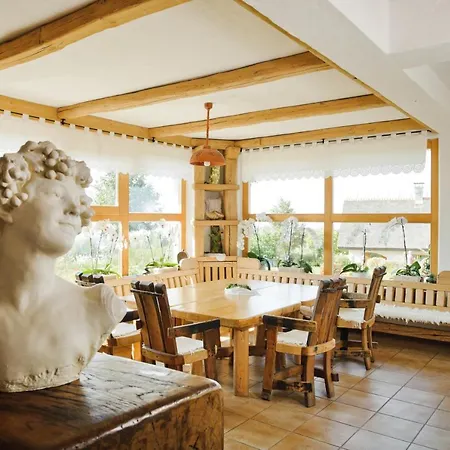 Hisa Vina Cuk לנדבה