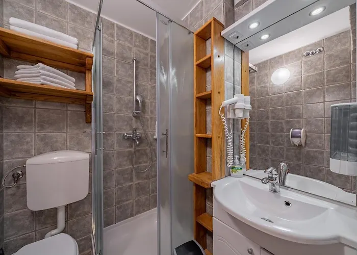 gostionica Hisa Vina Cuk *