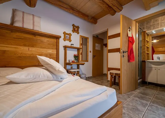 Hisa Vina Cuk بيت ريفي *